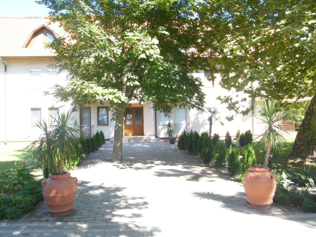 Park Setany Apartman Balatonlelle Exterior foto